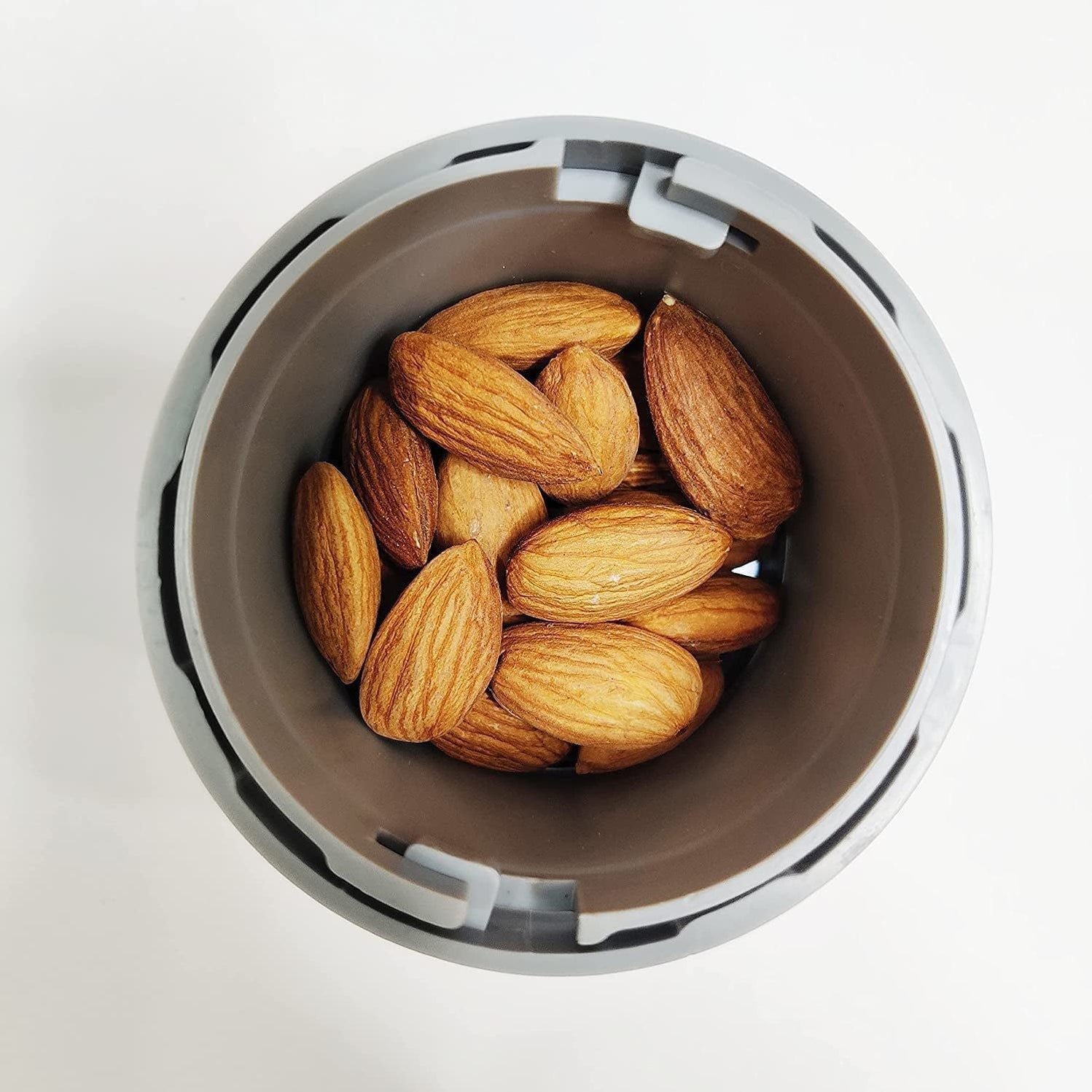 Effortless Slicing and Grinding with the Versatile Plastic Dry Fruit and Paper Mill Grinder Slicer - Image 6