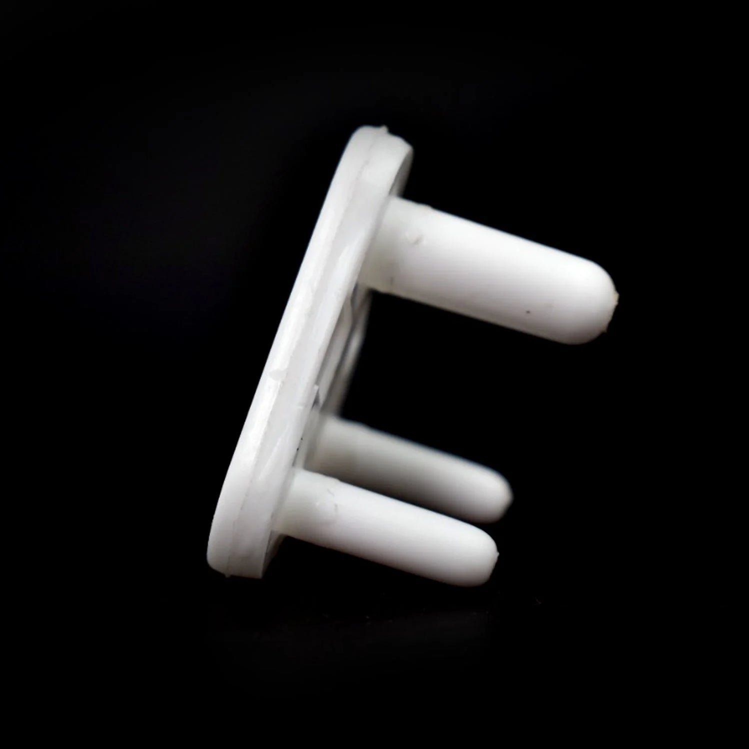 Protective Guards for Large Electric Socket Plugs Pack of 6 pcs - Image 2