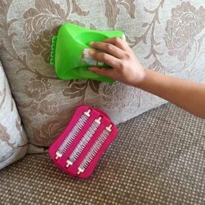 Plastic Handheld Carpet Roller Brush with Dust and Crumb Collector for Wet and Dry Cleaning