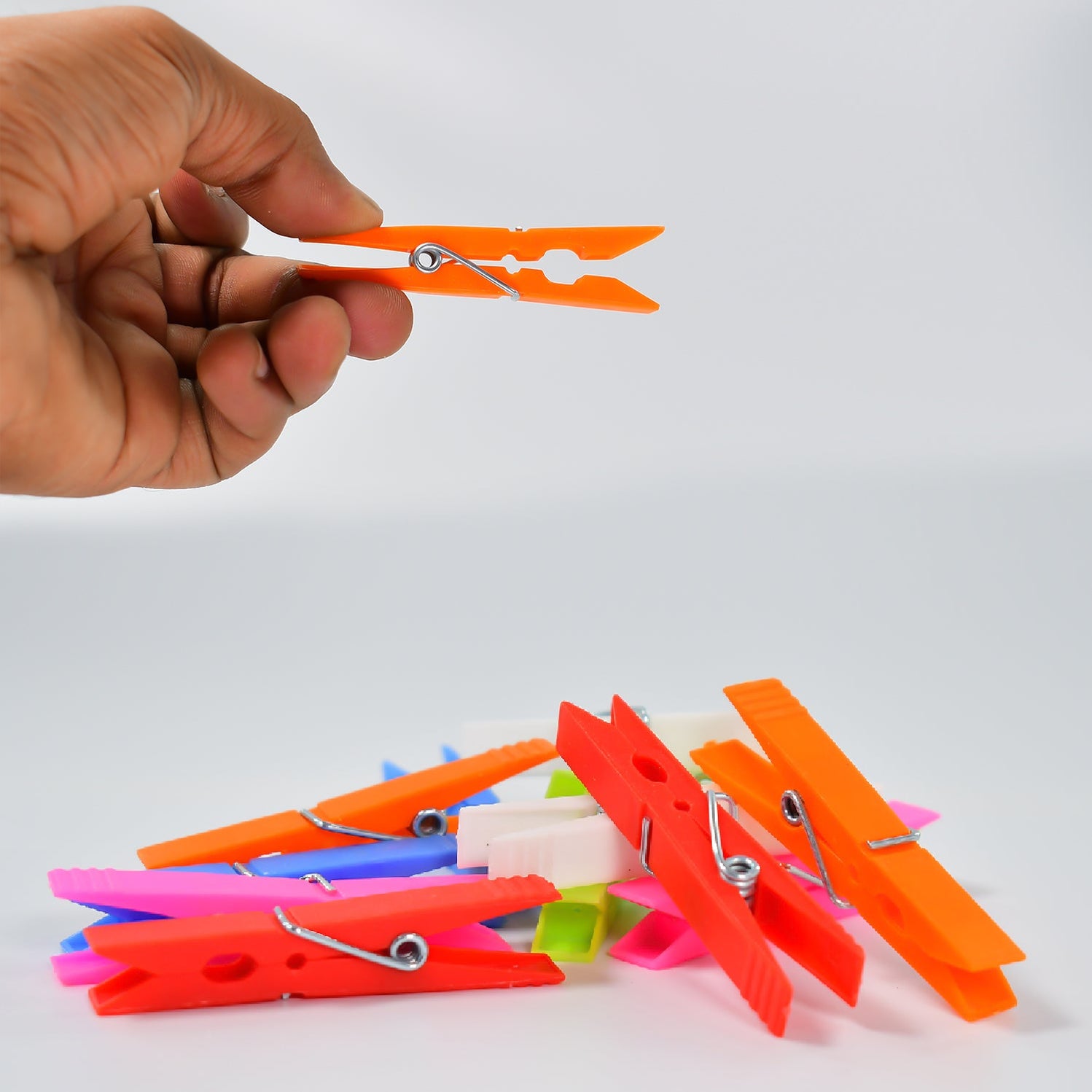 Stylish Multi-Purpose Plastic Clothes Clips for Drying Laundry Set of 144pcs - Image 3
